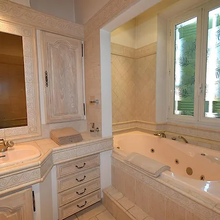 Duplex Luxe Vue Mer Palais Des Festivals Jacuzzi 5 Couchages Cannes